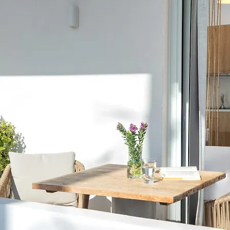 Niriis Sea View Melite Mpatsi