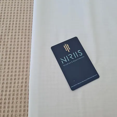 아파트 Niriis Sea View Melite *
